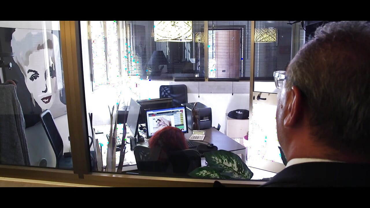 潮吹きオフィス - 老いも若きも