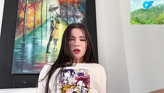 Wunderschönes OTAKU-Mädchen wird in einem Hotel gefickt und überrascht mit ihrer Fähigkeit zum Schwanzlutschen