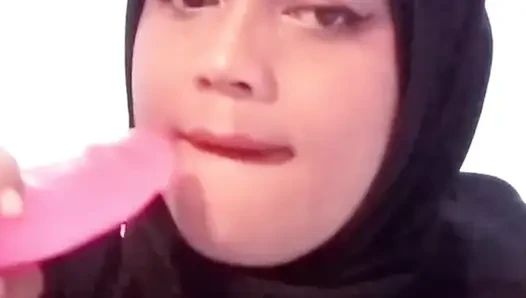 Ivvy Hijab Crossdresser , wearing jeans then masturbates