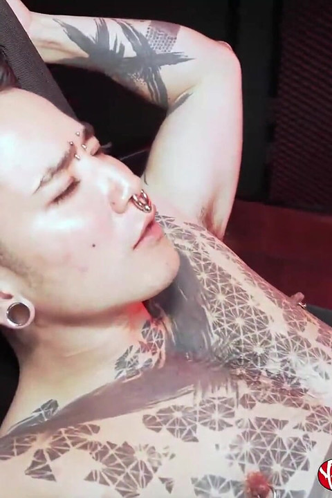 Yoshikawasakixxx - Perverzna Yoshikawa šakana od tri gay majice