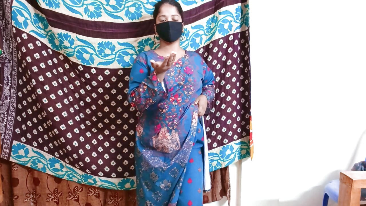 छोटे स्तन देसी कमसिन लड़की मास्टरबेशन