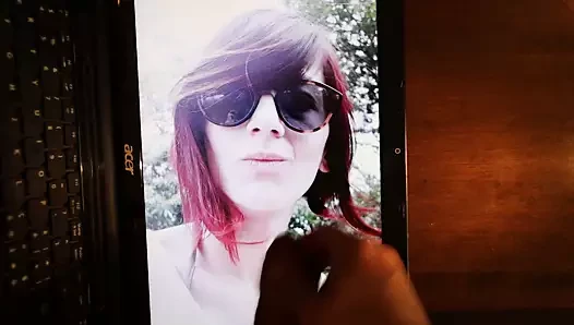 laralatro'ya saygı duruşu