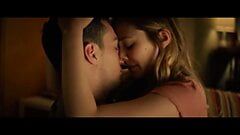Elizabeth Olsen - Godzilla 2014 seksscène (nep)