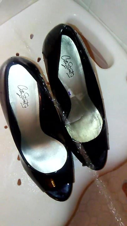 fun with HeelNBootfuckingCD black peeptoe heels