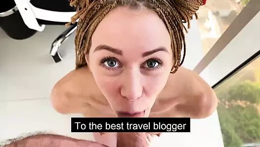 Beklenmedik komşum amcığımın içine boşalıyor ve telefonuma her şeyi kaydetti