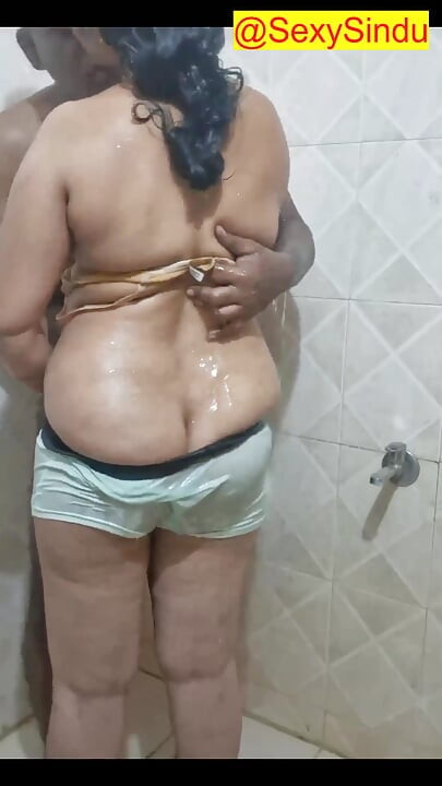 Couple Hot Bathing Kissing