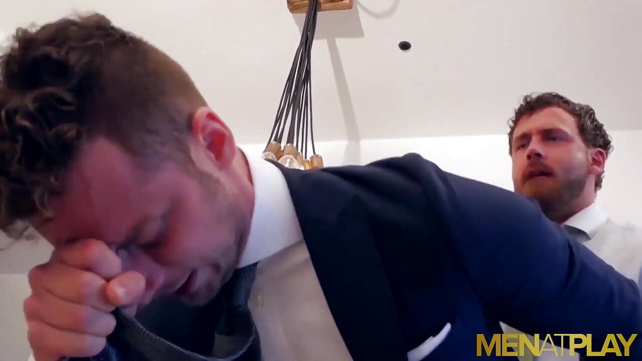 MENATPLAY - Gay hunks Damon Heart and Logan Moore anal breed
