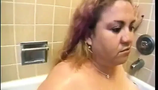 Si jalang gemuk patty parker ngebiarkan pria ini ngentot pantat montoknya