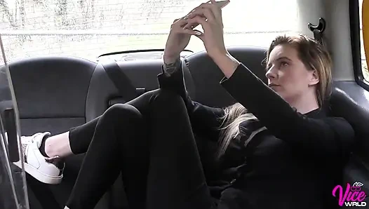 Девушка теряется и скачет в ViceTaxi