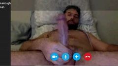 Бард Ghodsi (GH Bar в Facebook) мастурбирует перед камерой!