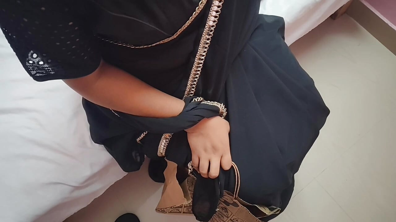 Delivery boy opened the order before delivery, what should I do?