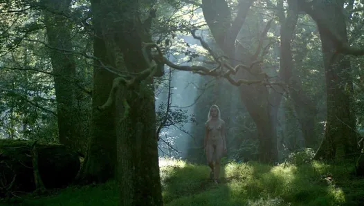 Ida Nielsen, scène de nu de &#39;Vikings&#39; sur scandalplanet.com