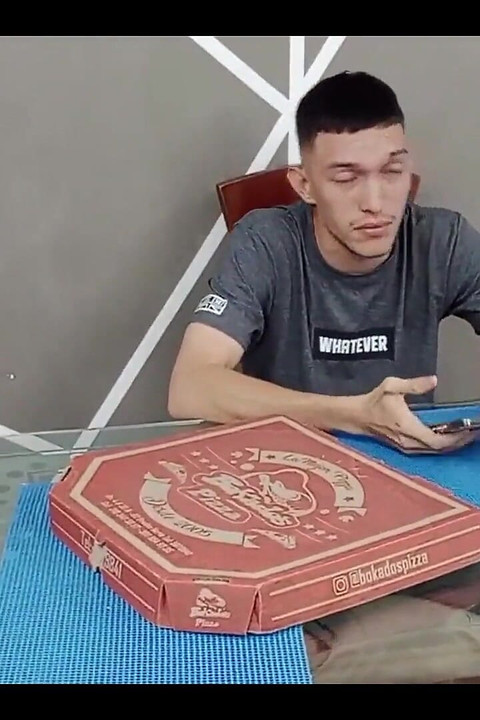 Fratele vitreg nu poate rezista pizdei mele! Mă fute și ejaculează pe fesele mele - poveste completă