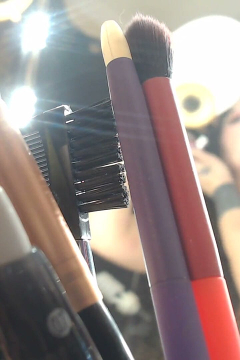 Giantess hiding in my vanity