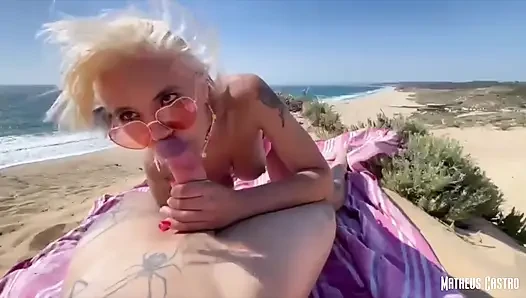 Aku ngentot turis latina di pantai umum portugal