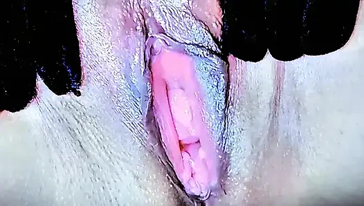 Miss khalifa lagi asik muasin memek mupitnya pakai timun mandingo dildo mandingo