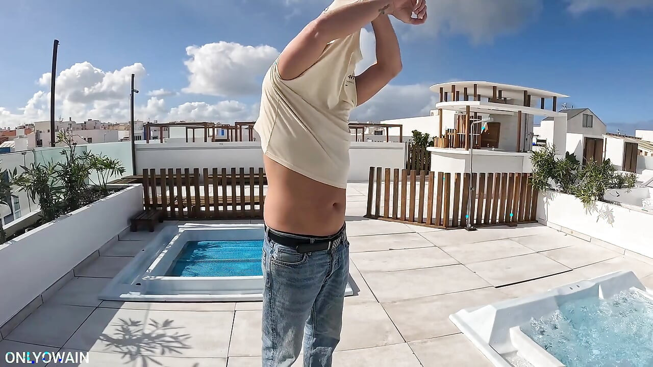 Pee Desperation in the Hot Tub