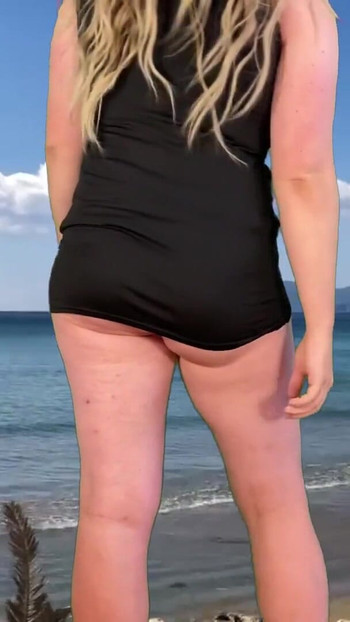Must-see moment from "Big dick shemale in tight dress public masturbation"