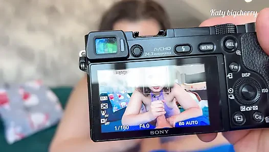 Erkek arkadaşını kızdırmak için bir fotoğrafçıyı emiyor