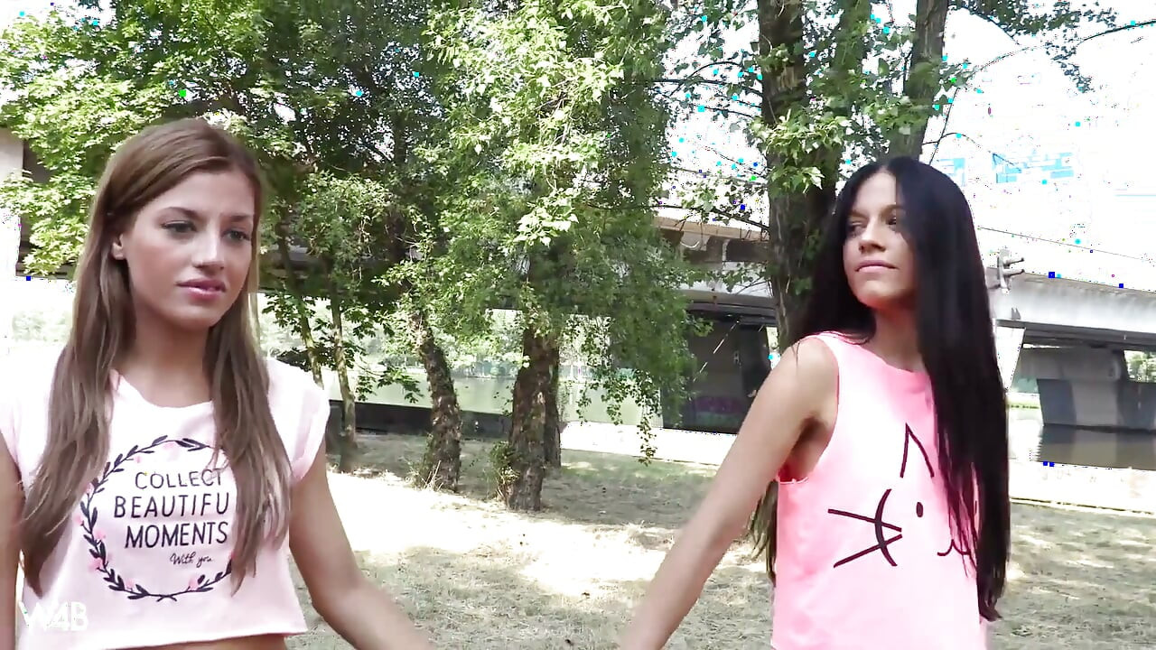 Casting Dellai Twins
