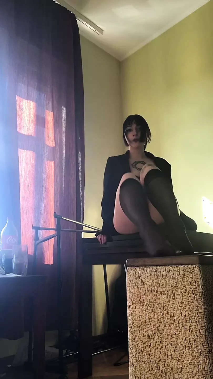 Virgin Masturbates Alone on Webcam for Her Boyfriend