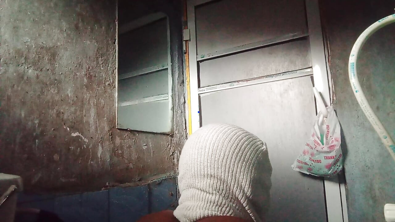 From toilet to stroke with big dick strafhard2k
