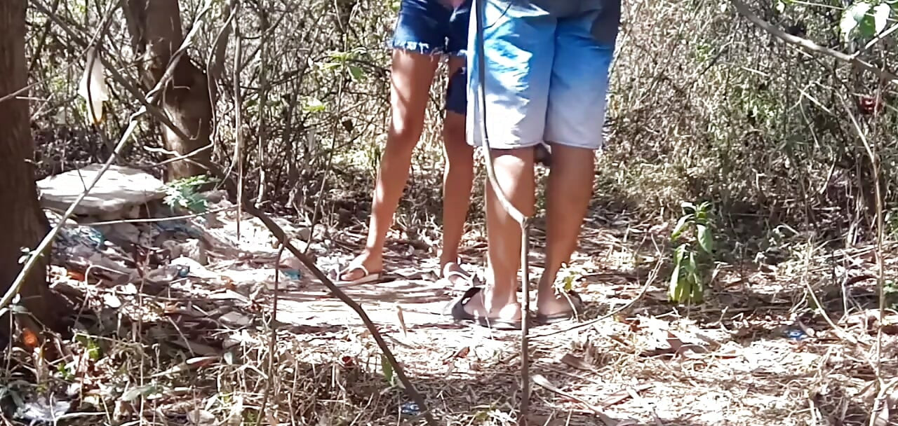 Adakah saya akan mengongkek keseronokan muda ini pada keempat-empat di dalam hutan?