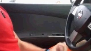 Hetero-Redneck schießt eine große Ladung in sein Auto