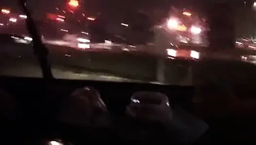 Tante sange ini di-fisting habis-habisan sampai muncrat banyak banget