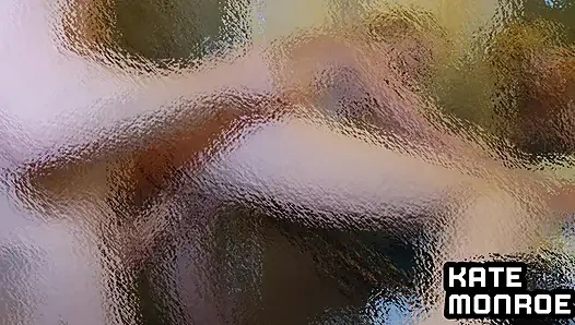 Kate monroe si tante sange dientot sama cowok penjaga kolam renang