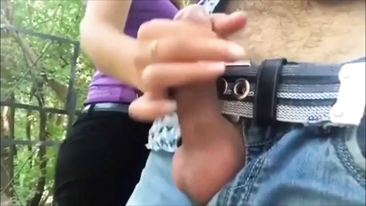 Branlette au parc de dimanche par une inconnue