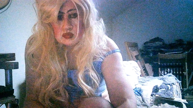 Shitpipe cunt needs cock - Sarah needs it so bad!
