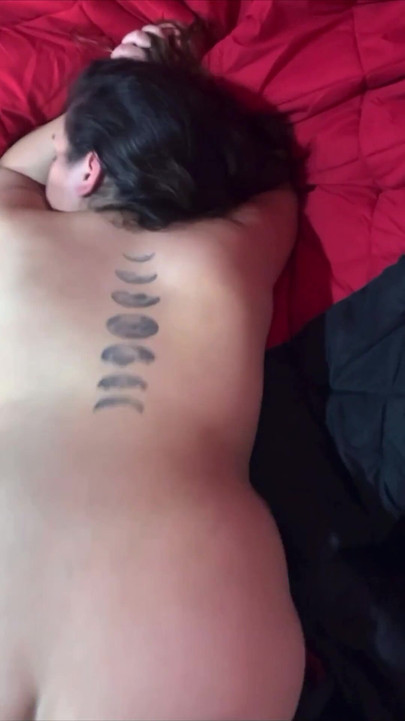 Une Colombienne magnifique à gros cul se fait baiser brutalement et se fait éjaculer sur le visage | Clip 1