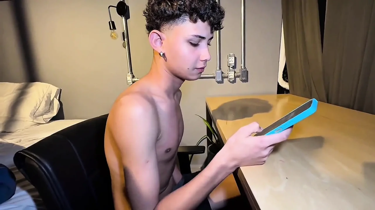 A Young Virgin Sells His Soul to the Demon Kitagawa in Exchange for Sex After Being Humiliated by His College Classmates.