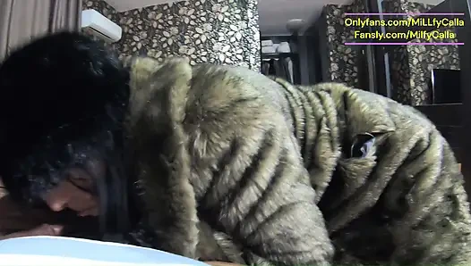 Kejutan bulu pov - sepong kontol, sarung tangan, ludah, dan jilat sperma