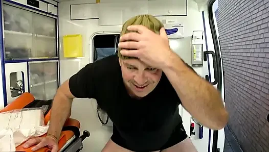 Deutscher hardcore im krankenwagen