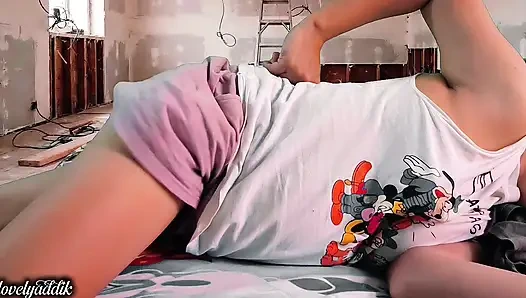 filipina milf waiting for workers Under construction room