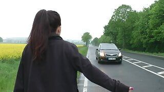 Duitse chauffeur laat alleen sexy sletterige meiden plaatsnemen