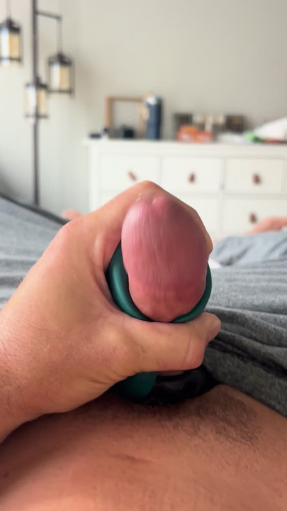 Stranger controlling lovense gush toy remotely resulting in massive cumshot.