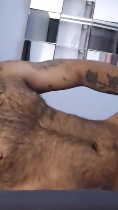 Rnlysuperguapo Hunk with Thick Cock Masturbates in Raw Homemade Webcam on Stripchat | Clip 1