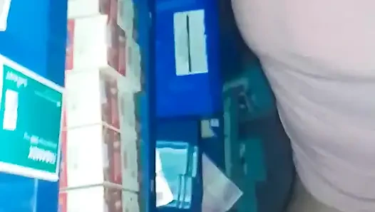 Tıp dükkanında ilaçlar arasında sikişiyoruz