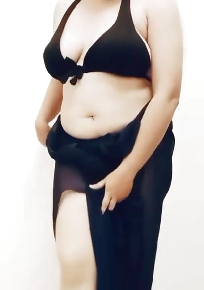 Horny desi wife posing nude