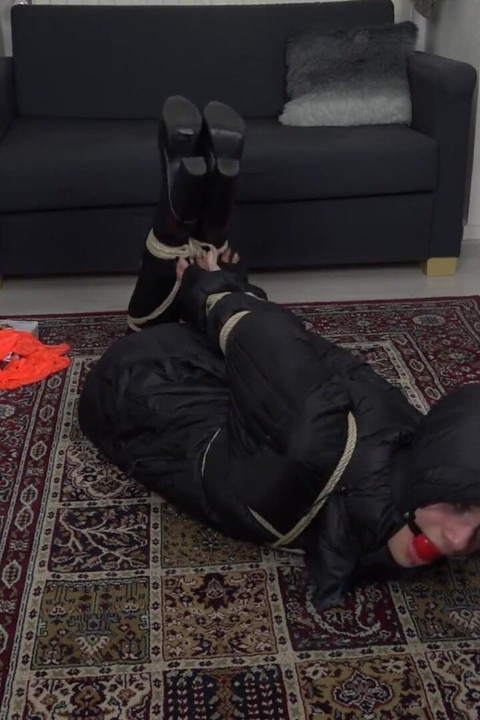 Luna Grey - dunjakke bondage HD