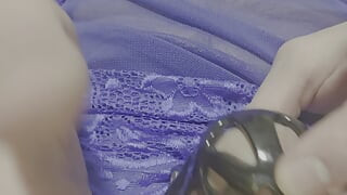 ALISA_XxX_ masturbates in a chastity belt