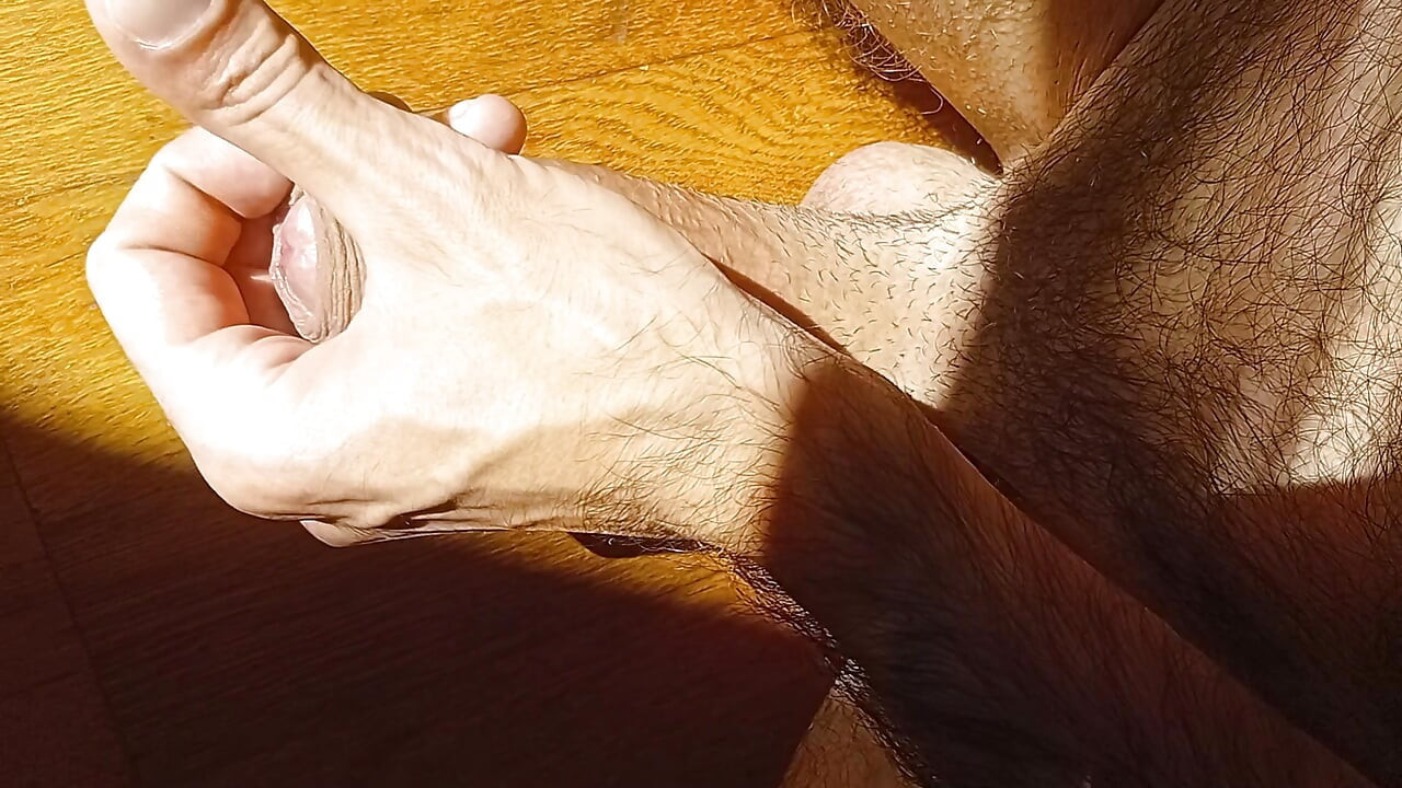 I jerk off my big cock to the Sun, precum and cumshot