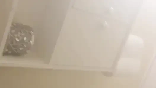 Sangat terangsang saat mandi (aku perlu muncrat begitu buruk!)