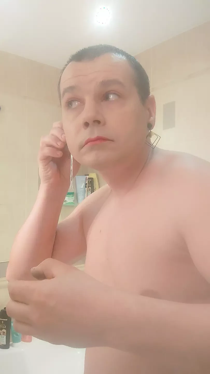 Learning to do makeup