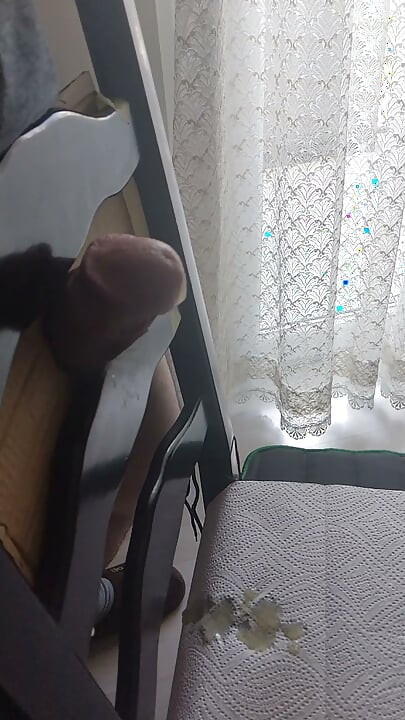 Stuhl ficken und schnell abspritzen