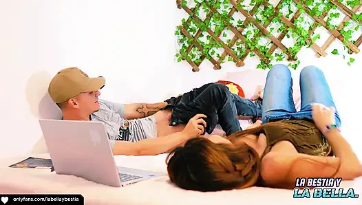 Я приглашаю посмотреть порно с моим бойфрендом - минет, хардкорный секс, сперма на лице, горячее