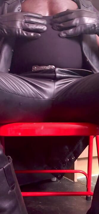 Smoking Fetish Titpump & Play
